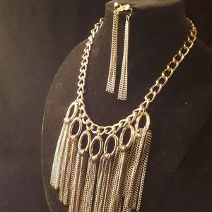 NEW chunky chain style collar necklace with matching hanging earrings